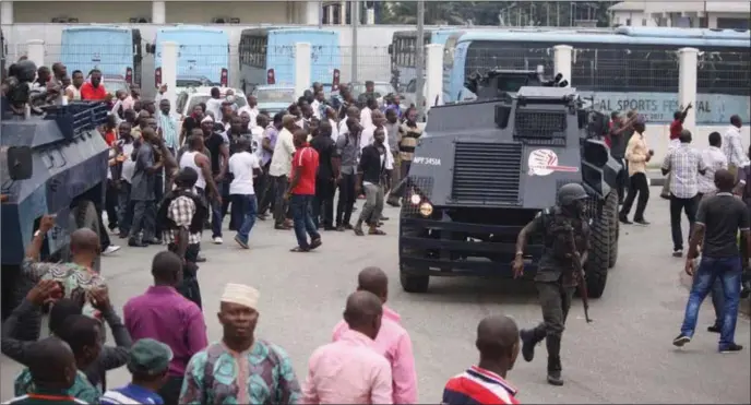  ??  ?? Police security deployed to the Ekiti Assembly