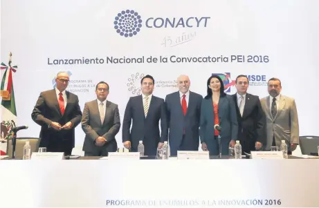  ??  ?? APOYO. El Gobierno de Jalisco busca el desarrollo tecnológic­o en toda el Estado.