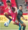  ?? ?? Isaias controls the ball for Adelaide United at Coopers Stadium. Picture: James Elsby/Getty Images