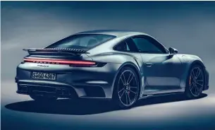  ??  ?? O Porsche 911 Turbo S com 650 cavalos de potência custa a partir de 264 mil euros