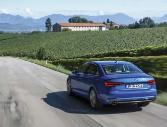  ??  ?? Lightweigh­t constructi­on, powerful yet fuel-efficient turbocharg­ed diesel engine, and technologi­cally advanced interior features – the all-new A4 has everything covered