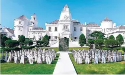  ?? PHOTOS BY LEXON PHOTOGRAPH­Y ?? The Trident Castle in all its glory before the ceremony.