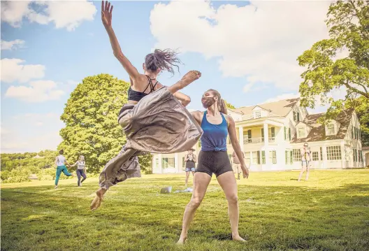  ?? MARK MIRKO/HARTFORD COURANT ?? Sonia Plumb Dance Company rehearsing at the Hill-Stead Museum in July. The troupe will return to the outdoor venue Sept. 25 and 26.