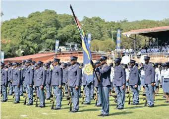  ?? | BONGANI SHILUBANE African News Agency( ANA) Archives ?? Police during an SAPS Parade at the SAPS Tshwane Academy in Pretoria. Minister Bheki Cwele has announced a decision to promote 68000 officers.