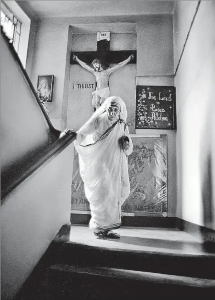  ??  ?? Mother Teresa at Mother House in Kolkata. A photo by Raghu Rai