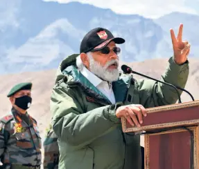  ??  ?? PRIME MINISTER Narendra Modi adressing Indian soldiers during a visit to Nimu, Ladakh area, on July 3.