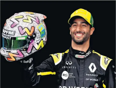  ??  ?? Daniel Ricciardo posa en Albert Park en la que debía haber sido la primera carrera de la temporada pero que no se llegó a disputar.