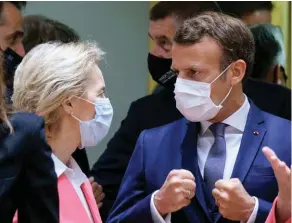  ??  ?? Alliés. Ursula von der Leyen et Emmanuel Macron au cours d’un sommet européen à Bruxelles, le 17 juillet 2020.
