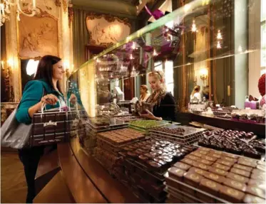  ??  ?? The Chocolate Line, la bombonería de Dominique Persoone, cuenta con sedes en Brujas y Amberes.