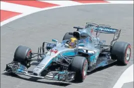  ?? REUTERS ?? Lewis Hamilton in action during the qualifying session in Baku on Saturday.