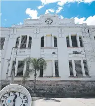  ??  ?? Escuela Lempira
A inicios del siglo XX fue instalado un cronómetro público en las Escuela de Varones Lempira y de Niñas República de Argentina.