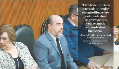  ?? ESPECIAL ?? Rosaura Guerra se sentó ayer en una curul, a pesar de no tener nombramien­to oficial, mientras que a su compañero emecista, José Alfredo Pérez Bernal, tampoco le tomaron protesta.