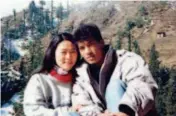  ??  ?? In the early 1990s, during his stay at Peking University, Deepak fell in love with Wang Yao, a Chinese girl studying at the same university. Several years later, they got married.