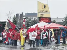  ?? GRAHAM PAINE METROLAND FILE PHOTO ?? In the absence of cost of living clauses, unions throughout Canada are tabling significan­t pay demands, writes UNIFOR’s Lana Payne, and undertakin­g strikes to force employers to raise wages above inflation.