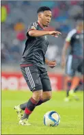  ?? Picture: GALLO IMAGES ?? HOT FOR A FIGHT: Thandani Ntshumayel­o will most likely take Oupa Manyisa’s place for Sunday’s Al Ahly clash