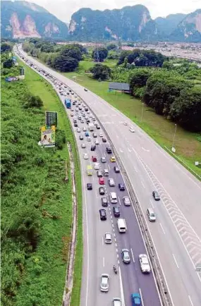  ?? FILE PIC ?? Projek Lebuhraya Utara-Selatan, the largest toll concession company in Malaysia, has incurred debts of up to RM30 billion.