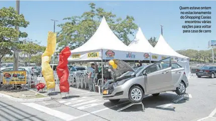  ?? FOTOS LUIZ ACKERMANN / AGECIA O DIA ?? Quem esteve ontem no estacionam­ento do Shopping Caxias encontrou várias opções para voltar para casa de carro