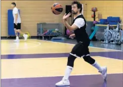  ??  ?? EN MADRID. Sergio Llull, en un entrenamie­nto con su equipo.