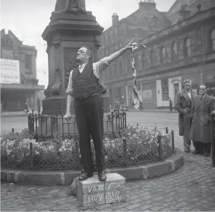  ??  ?? 0 Labour firebrand Paddy Fagan gets on his soapbox at The Mound in Edinburgh to set the world to rights