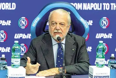  ?? ?? Il presidente del SSC Napoli, campione d’Italia