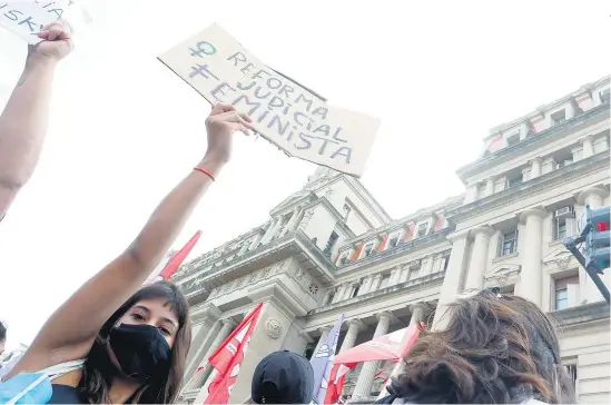  ?? Leandro Teysseire ?? La reunión fue motivada por el último reclamo ante los tribunales, tras el femicidio de Ursula Bahillo.