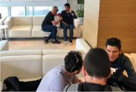  ?? MOVISTAR TEAM ?? Andrey Amador, Mikel Landa y Richard Carapaz atendieron a la prensa en el lunes de descanso del Giro.