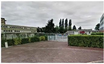  ??  ?? Les faits se sont déroulés devant le collège Albert-Camus à Neuville-lès-Dieppe, vendredi 12 janvier dernier. (© Capture Google Streetview)