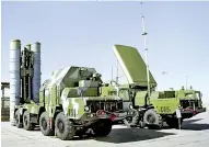  ??  ?? a Russian S-300 anti-aircraft missile system is on display at an undisclose­d location in Russia