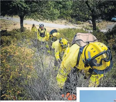  ?? JULIO GONZÁLEZ ?? Efectivos realizan un simulacro de incendio en Grazalema.