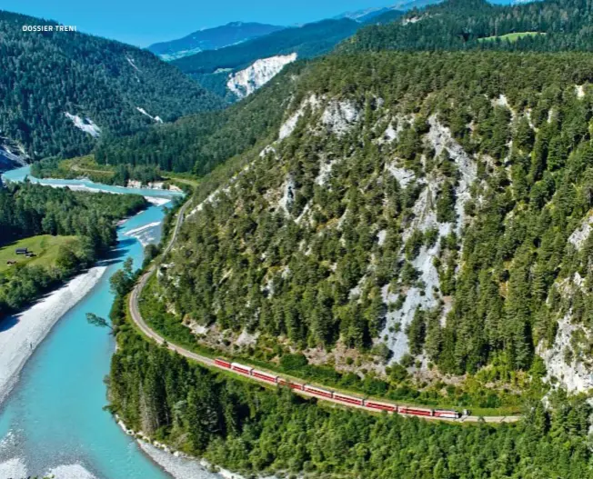  ??  ?? In alto, la gola del Reno con il fiume e
il treno della Ferrovia Retica che abbraccia le
montagne tra Reichenau e Ilanz,
nella regione dei Grigioni, in Svizzera. Nell’altra pagina, la lounge car del Rovos Rail, il treno di lusso che corre anche tra...