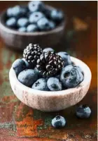  ??  ?? Berries are potent sources of antioxidan­ts.