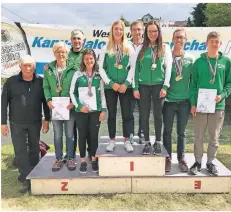  ?? FOTO: WSC ?? Das Team des WSV Bayer Dormagen bei den Westdeutsc­hen Meistersch­aften in Lippstadt: (v.l.) Theo Nüsing, Ute Konrad, Stefan Konrad, Laura Baikowski, Liv Konrad, Rolf Pohlen, Marie Gottowick und Marten Konrad.