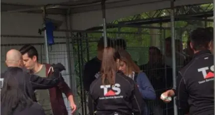  ?? FOTO RR ?? Team Service Security groeit snel. Deze zomer staan ze op grote festivals, en ze komen handen te kort.