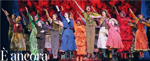  ??  ?? A teatro Una scena del musical «Mary Poppins»: la produzione originale ha debuttato a Londra nel 2004 e a Broadway nel 2006. La versione italiana dello show debutterà il prossimo 13 febbraio al Teatro Nazionale di Milano