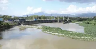  ?? CHARLI MARTÍN ?? Disminució­n de caudal afecta presas que se nutren del río Yaque.