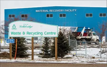  ?? Herald file photo by Ian Martens ?? The City of Lethbridge will once again be offering commercial space at the landfill for contaminat­ed soil from oilfield and other types of reclamatio­n. @IMartensHe­rald