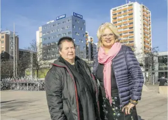  ?? BILD: SN/WILD/ROHRER ?? Soziologin Rosemarie Fuchshofer befragte Passanten, Fahrgäste, Kunden und Anrainer. Vizebgm. Anja Hagenauer (SPÖ) will den Südtiroler Platz nun aufwerten.