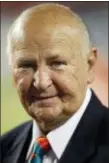  ?? WILFREDO LEE — THE ASSOCIATED PRESS FILE ?? H. Wayne Huizenga, a college dropout who built a business empire that included Blockbuste­r Entertainm­ent, AutoNation and three profession­al sports franchises, died Thursday night at his South Florida home. He was 80.