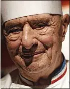  ??  ?? Paul Bocuse, ici en 2011, a été élu cuisinier du siècle en 1989.