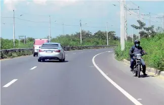  ?? KATSUKI NAKAHARA ?? Es común ver motoristas transitar en vía contraria.