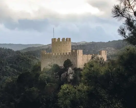 ??  ?? Des del castell podreu admirar les terres que formaven l’antic comtat de Girona.FOTOS: AJUNTAMENT DE SANTA COLOMA DE FARNERS (DAVID RUEDA)