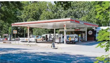  ?? FOTO: OLIVER DIETZE ?? In diese Tankstelle in Gersweiler soll die Wasserstof­f-Zapfsäule von H2 Mobility integriert werden.