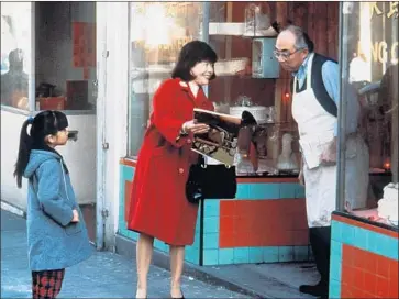  ?? Phil Bray ?? TSAI CHIN, center, in a scene from the 1993 film adapted from Amy Tan’s novel “The Joy Luck Club.”