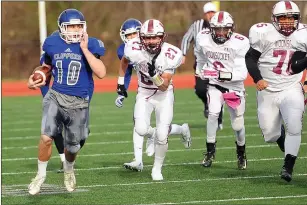  ?? Photo by Ernest A. Brown ?? Cumberland coach Josh Lima believes junior quarterbac­k Joe Leonard (10) is one of the best players in the state and has a chance to be one of the best QBs in the last decade.