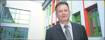  ??  ?? Opremanje knjižnice i informatič­kog kabineta još traje, ali i to će biti gotovo za dva tjedna, kaže ravnatelj Eduard Kovačević