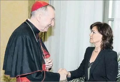  ?? MINISTERI DE LA PRESIDÈNCI­A / EP / ARXIU ?? El secretari d’Estat del Vaticà, Pietro Parolin, i Carmen Calvo l’octubre del 2018 a Roma