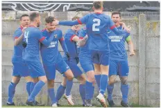  ?? ?? EARLY JOY Fareham skipper Garry Moody, above left (far right) celebrates after heading his side’s second goal