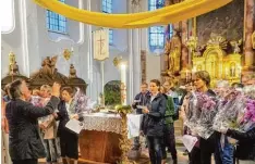  ?? Fotos: Hieronymus Schneider ?? Der Langerring­er Kirchencho­r mit seinem Leiter Franz Müller gab ein Jubiläumsk­on zert.