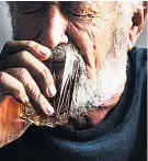  ??  ?? RISK Drinking is harming older people