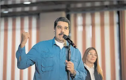  ?? AP ?? En campaña. El presidente de Venezuela, Nicolás Maduro, lanzó más bonos para compensar la inflación.